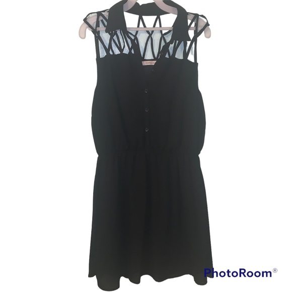 Short Black Dress Size Small with Shoulder accent - Picture 1 of 4